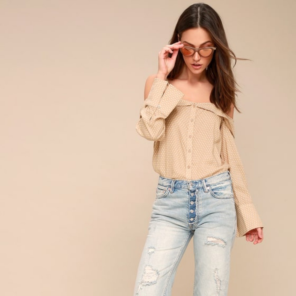 NWT Lulu's | Elena Tan Off Shoulder Top